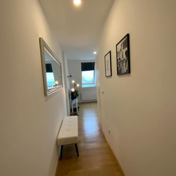 The Viewpoint L Dg4'12 Apartment